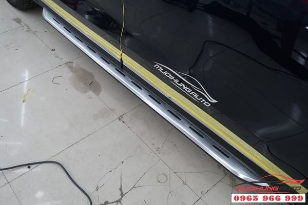 Lắp Bệ Bước Chân Xe Mazda CX8 2019 Mẫu Chấm Bi Dài
