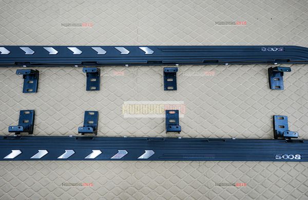 Lắp Bệ Bước Lên Xuống Cho Xe Peugeot 5008 2019 - 2020 Tại TPHCM