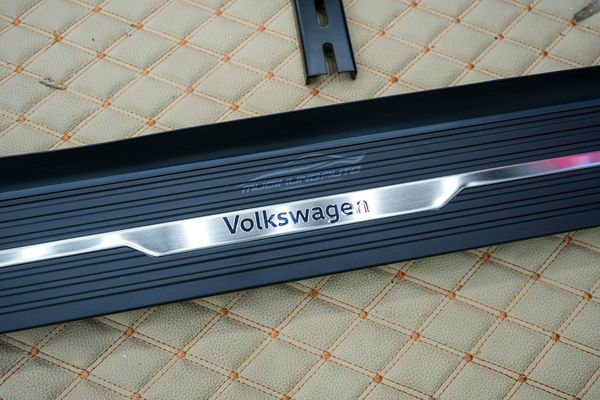 Lắp Bệ Bước Lên Xuống Cho Xe Volkswagen Teramont 2021