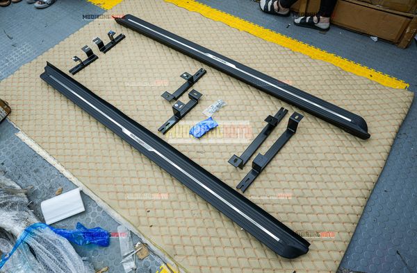 Lắp Bệ Bước Lên Xuống Cho Xe Volkswagen Teramont 2021