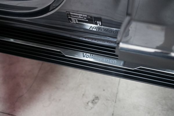 Lắp Bệ Bước Lên Xuống Cho Xe Volkswagen Teramont 2021