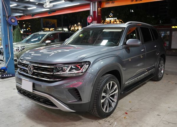 Lắp Bệ Bước Lên Xuống Cho Xe Volkswagen Teramont 2021