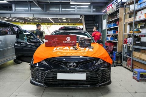 Lắp Camera 360 Elliview V5-S Cho Xe Toyota Camry 2023