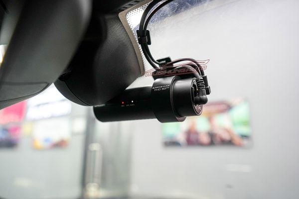 Lắp Camera Hành Trình Blackvue DR750X-2CH PLUS Cho Xe BMW X3 2023