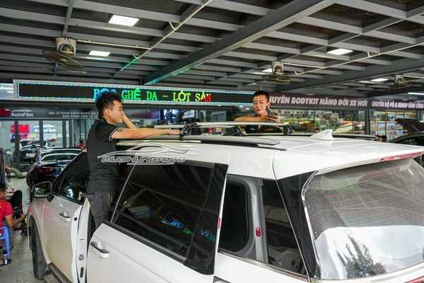 Lắp Cốp Nóc Để Đồ Dung Tích 500L Cho Xe Kia Carnival 2022