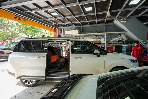 Lắp Cốp Nóc Để Đồ Dung Tích 500L Cho Xe Kia Carnival 2022