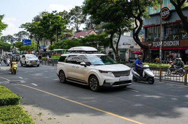 Lắp Cốp Nóc Để Đồ Dung Tích 500L Cho Xe Kia Carnival 2022