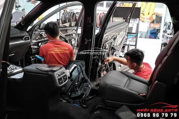Lắp Cửa Hít Tự Động Cho Xe Mazda CX8 2020 Tại TPHCM