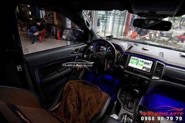 Độ Đèn LED Nội Thất Cho Xe Bán Tải Ford Ranger Chuyên Nghiệp