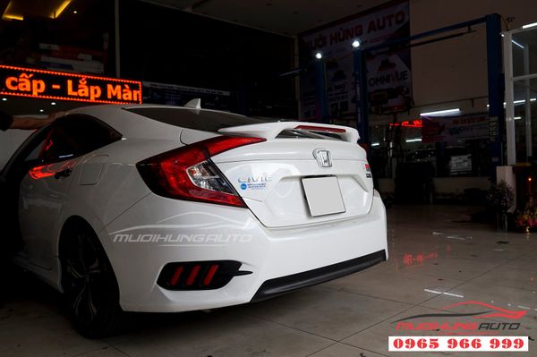 Lắp Đuôi Cá Honda Civic Có Đèn Màu Trắng