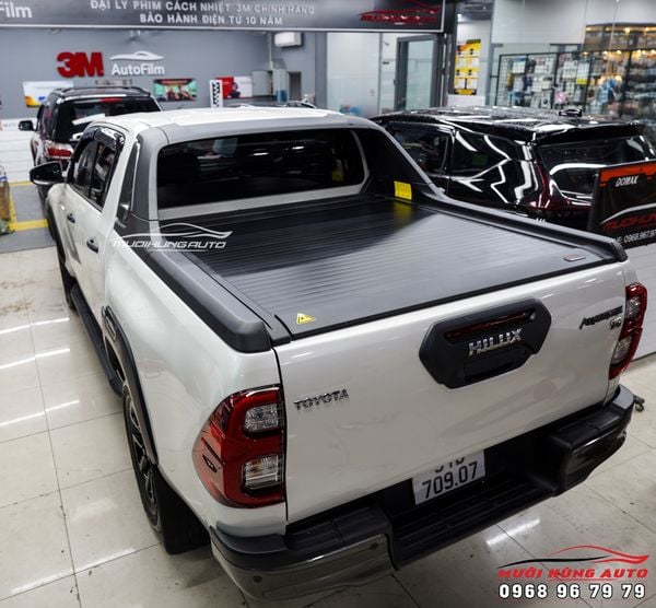 Gắn Nắp Thùng Cuộn Điện Cho Toyota Hilux 2021 Hiệu Option 4x4 Cao Cấp