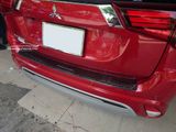 Lắp Nẹp Chống Trầy Cốp Sau Mẫu Titan Cho Xe Mitsubishi Outlander 2022