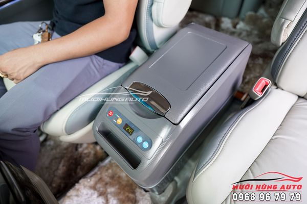 Gắn Tủ Lạnh Cao Cấp Cho Xe Sienna Tại TPHCM