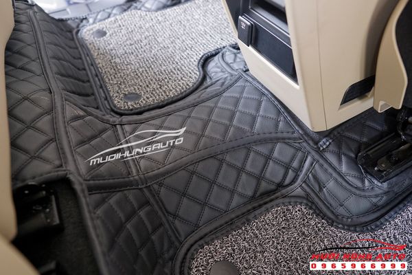 Trải Thảm Lót Sàn Da Cao Cấp Cho Xe Range Rover Tại TPHCM