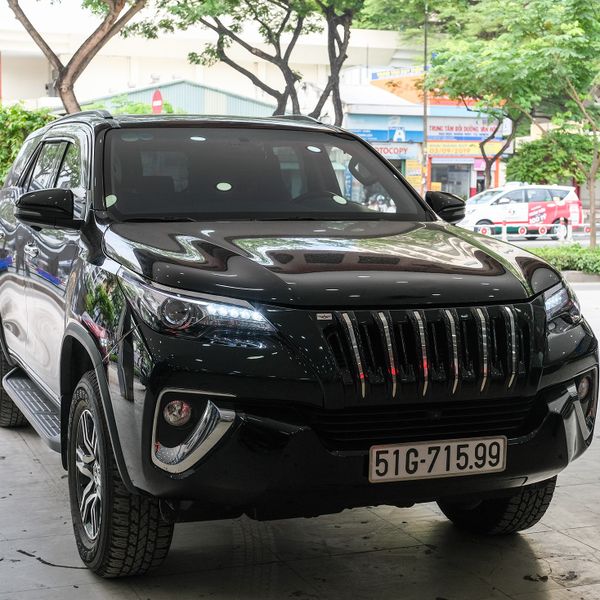 Mặt ga lăng  Toyota Fortuner 2019-2020 Mẫu Landcruiser Prado