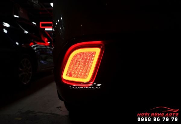 Thay Đèn Hậu Nguyên Cụm Và Độ LED Gầm Sau Cho Toyota Highlander Tại TPHCM