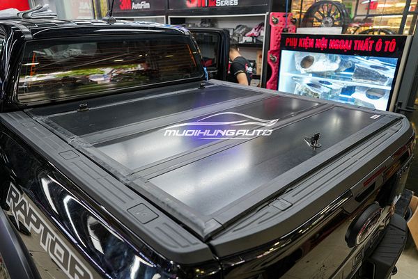 Nắp Thùng Gập Ba Tấm Top Flip Cho Xe Ford Ranger Raptor
