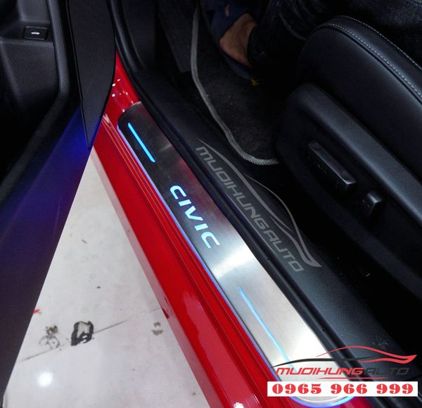 Nẹp bước chân chống trầy có đèn Honda Civic 2019 chính hãng