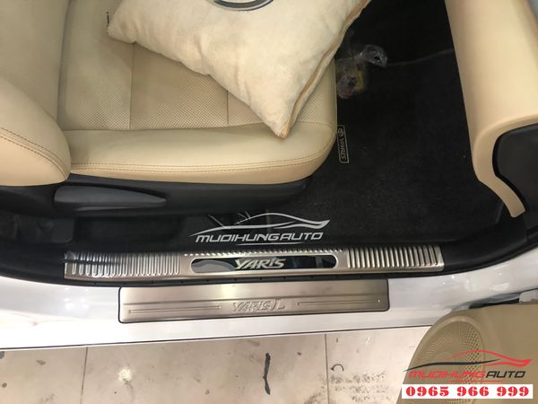 Nẹp Bước Chân Chống Trầy Toyota Yaris 2019 - 2020