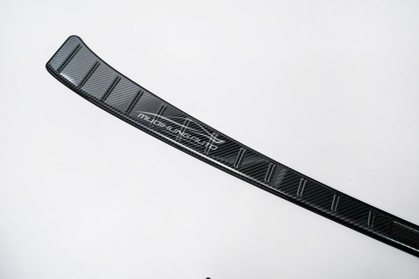 Nẹp Cốp Sau Carbon Phần Sơn Cho Xe Lexus RX350 2023