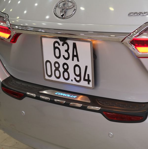 Nẹp Cốp Sau Có Đèn LED Cho Toyota Altis 2020