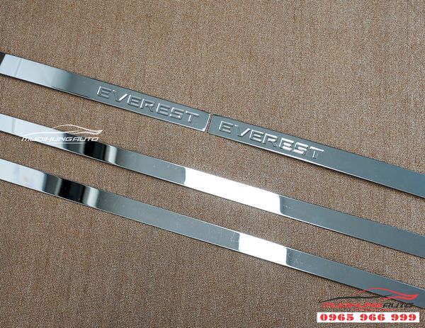 Nẹp hông zin theo xe Ford Everest 2019 chính hãng