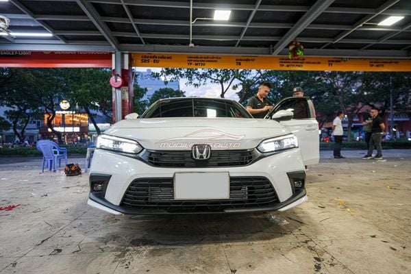Bộ Cảm Biến Tiến Lùi Steelmate V8 Cho Xe Honda Civic 2022 Chính Hãng