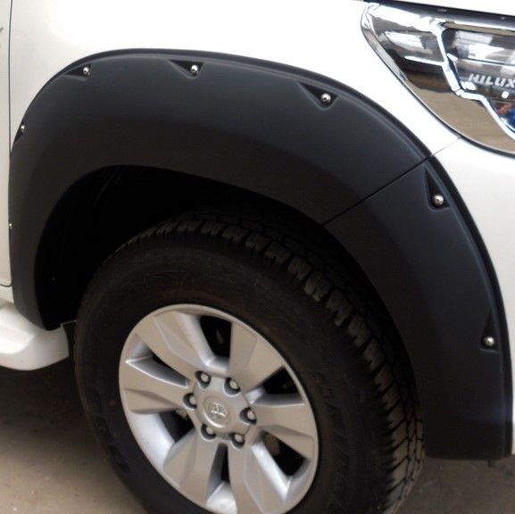 Ốp Cua Bánh Toyota Hilux 2019