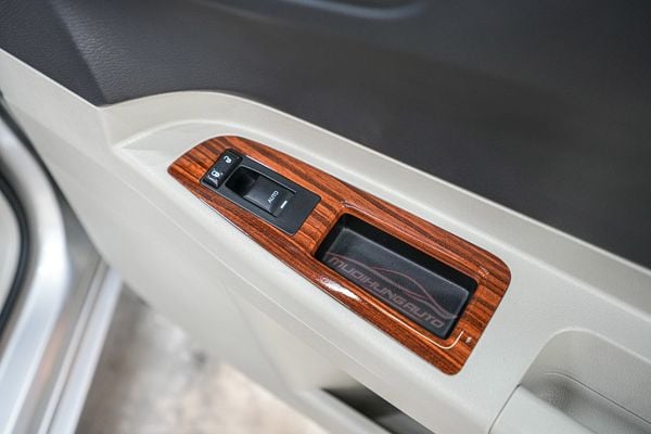 Ốp Gỗ Nội Thất Cho Xe Chrysler Sang Trọng - Đẳng Cấp