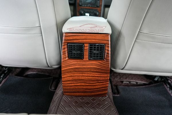 Ốp Gỗ Nội Thất Cho Xe Chrysler Sang Trọng - Đẳng Cấp