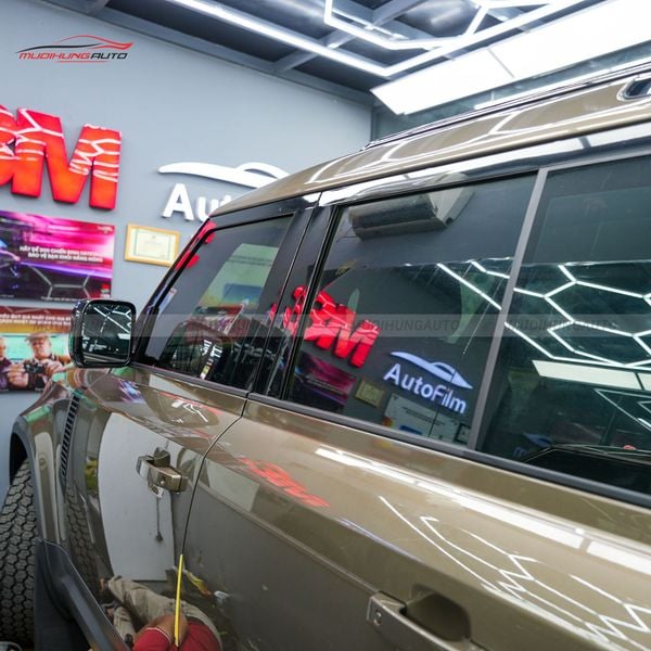 Dán Phim Cách Nhiệt 3M Ô Tô Land Rover Defender 2024