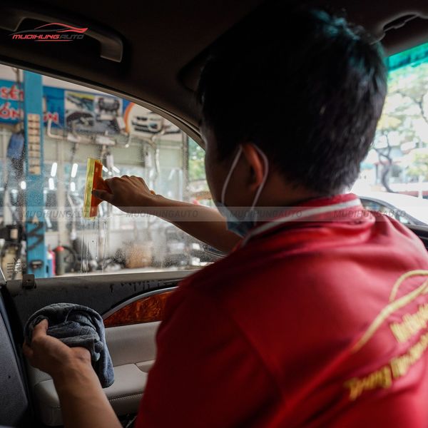 Dán Phim Cách Nhiệt 3M Ô Tô Vinfast President V8