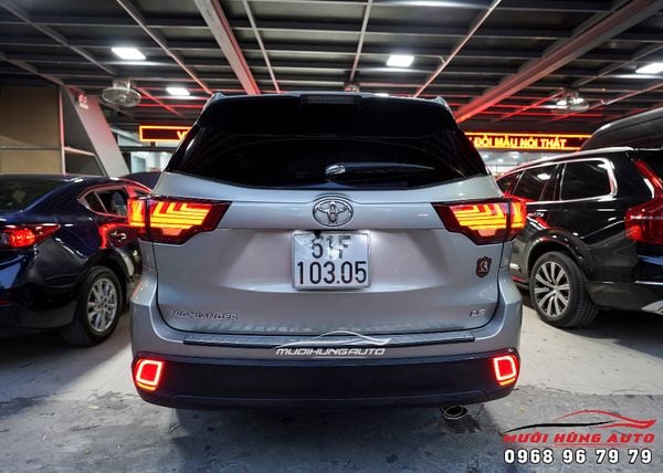 Thay Đèn Hậu Nguyên Cụm Và Độ LED Gầm Sau Cho Toyota Highlander Tại TPHCM