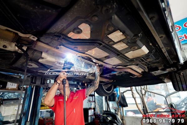 Độ Pô On/Off Thể Thao Cho Xe Porsche Panamera Cao Cấp