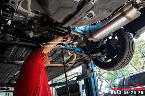 Độ Pô Akrapovic Kết Hợp Líp Và Van On/ Off Cho Xe Hyundai Elantra 2019 - 2021