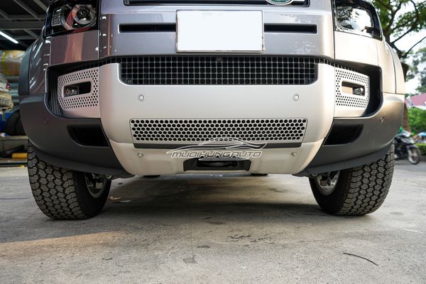 Tấm Ốp Gầm Máy Xe Land Rover Defender 2022 Cao Cấp