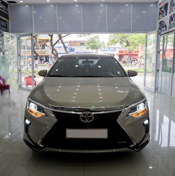 Toyota Camry 2.0 độ thành Lexus đẳng cấp