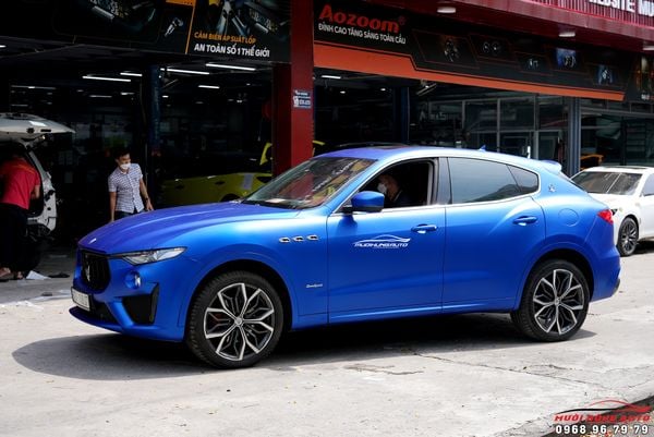 Dán Đổi Màu Cho Xe MASERATI Cực Sang Chảnh