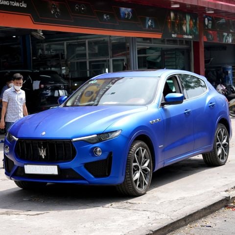 Dán Đổi Màu Cho Xe MASERATI Cực Sang Chảnh