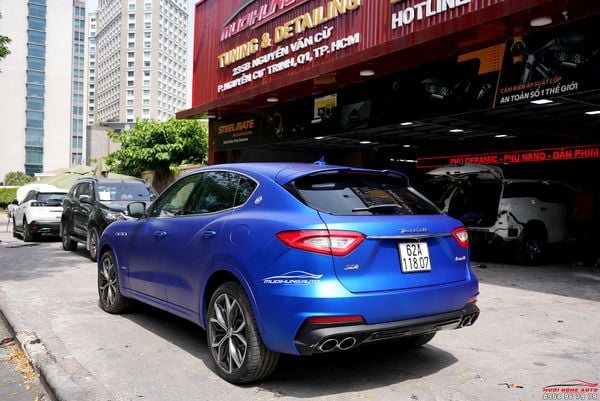 Dán Đổi Màu Cho Xe MASERATI Cực Sang Chảnh