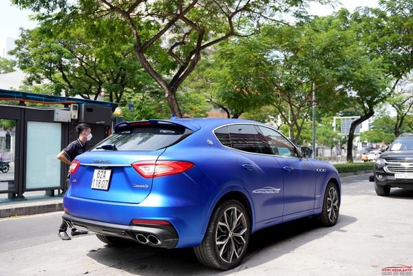 Dán Đổi Màu Cho Xe MASERATI Cực Sang Chảnh
