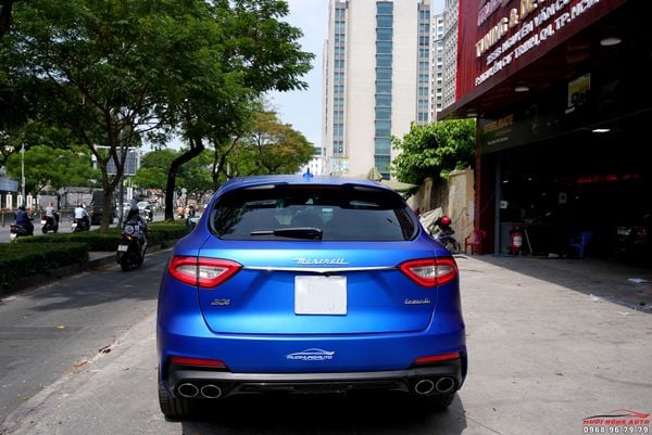 Dán Đổi Màu Cho Xe MASERATI Cực Sang Chảnh