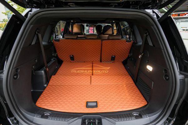 Trải Thảm Lót Sàn Da Cho Xe Ford Everest 2023 Bản Titanium 4x4