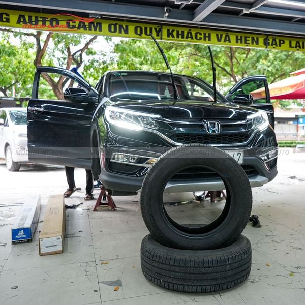 Tráng Lốp Chống Đinh Cho Xe Honda CRV 2016
