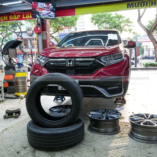 Tráng Lốp Chống Đinh Cho Xe Honda CRV 2022