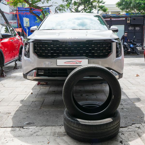 Tráng Lốp Chống Đinh Cho Xe Kia Carnival New 2025