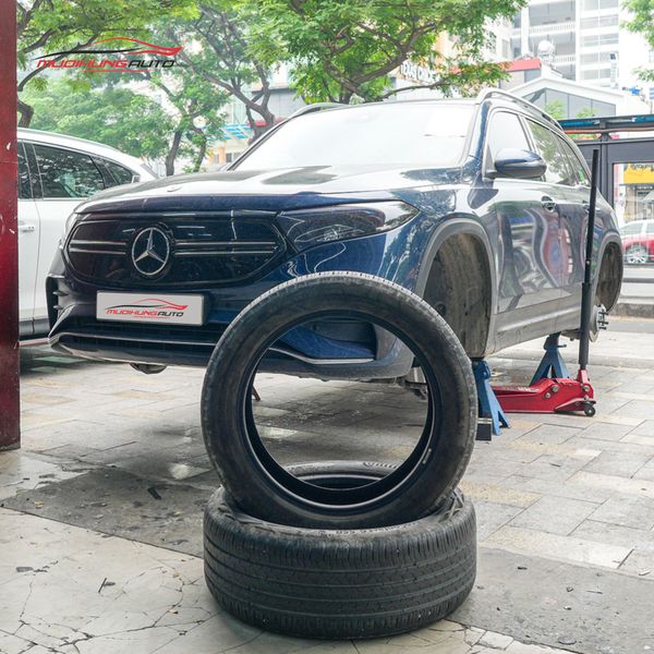 Tráng Lốp Chống Đinh Cho Xe Mercedes EQB 250 2024