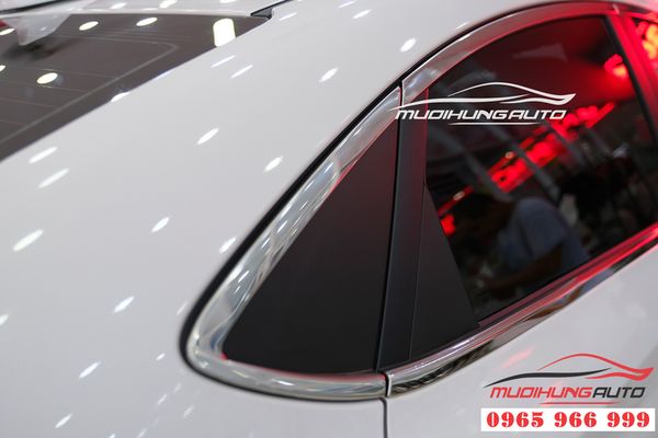 Viền khung kính Hyundai Accent 2019