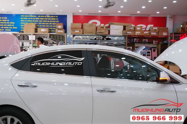 Viền khung kính Hyundai Accent 2019