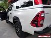 Gắn Phụ Kiện Ốp Cua Bánh Thể Thao Cho Toyota Hilux 2021 Uy Tín